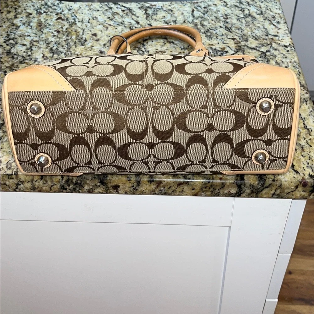 EUC Authentic Coach Hampton Jacquard Handbag - Picture 4 of 6